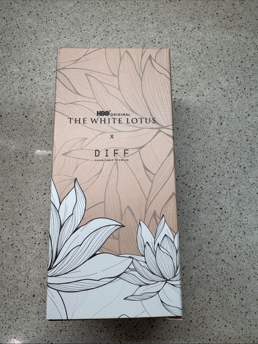 Diff Eyewear x The White Lotus Hawaii Pineapple Sunglasses with Case and Cloth - Picture 11 of 11